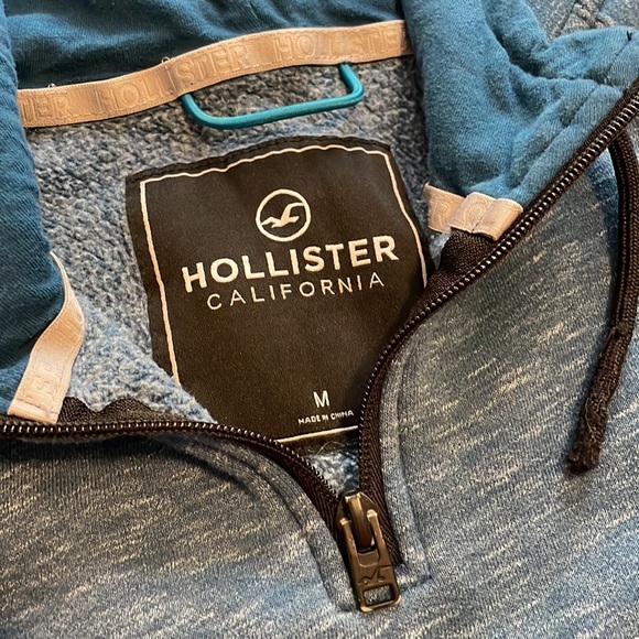 Hollister hooded sweatshirt - Picture 3 of 3